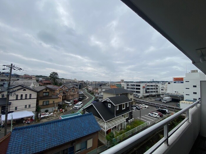 物件内観写真22　(室内からの展望)