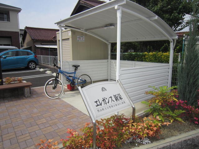 物件外観写真3　(駐輪場)