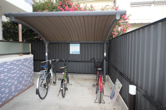 物件外観写真3　(駐輪場)