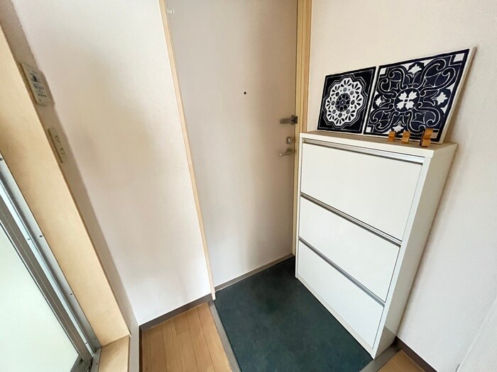 物件内観写真18　(玄関)