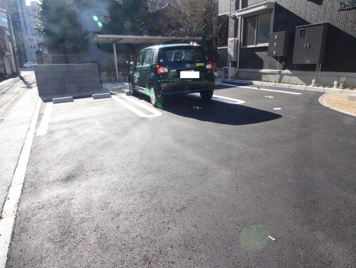 物件外観写真6　(駐車場)