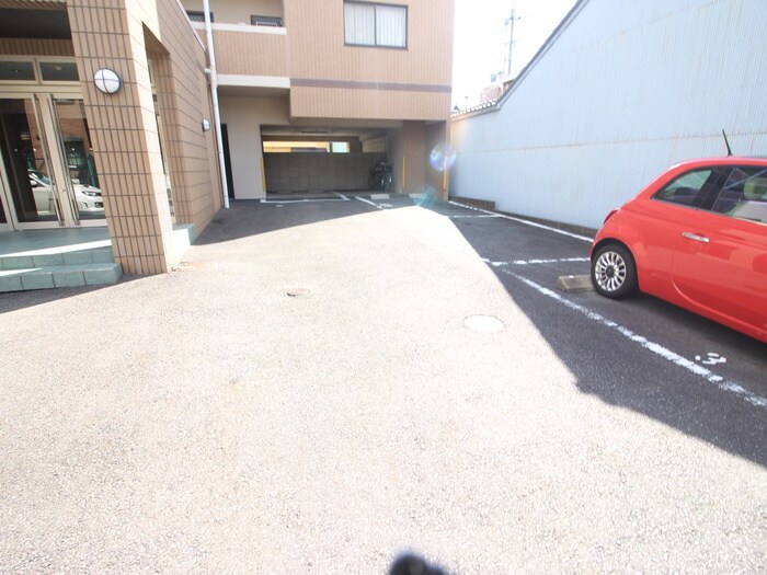 物件外観写真6　(駐輪場)