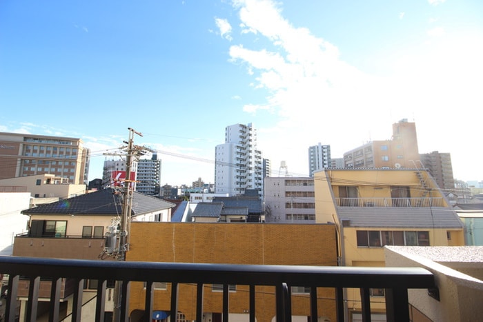 物件内観写真17　(室内からの展望)