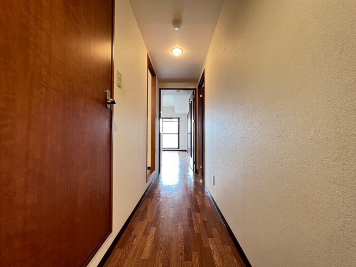 物件内観写真18　(廊下)