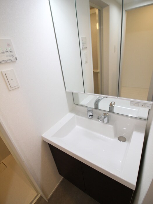 物件内観写真12　(洗面)