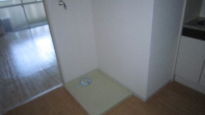 物件内観写真13　(洗濯機置場)