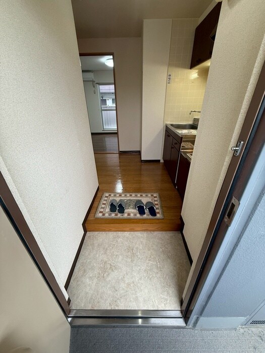 物件内観写真18　(玄関)