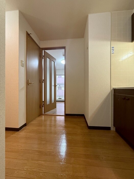 物件内観写真19　(廊下)