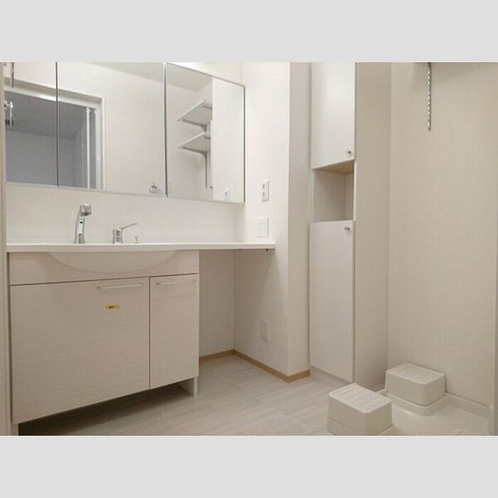 物件内観写真11　(洗面)