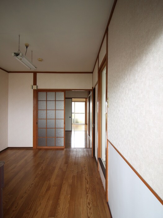 物件内観写真16　(廊下)