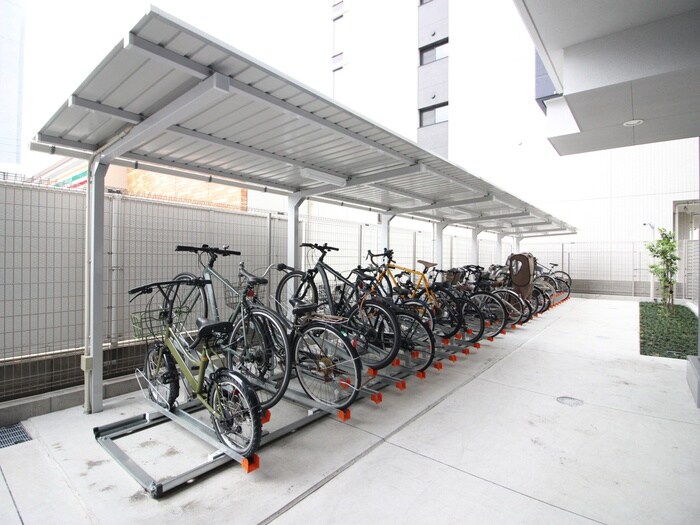 物件外観写真4　(駐輪場)