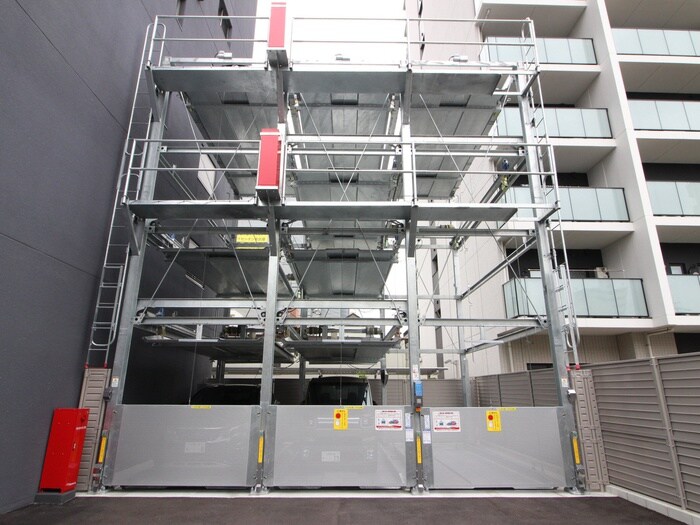 物件外観写真6　(駐車場)