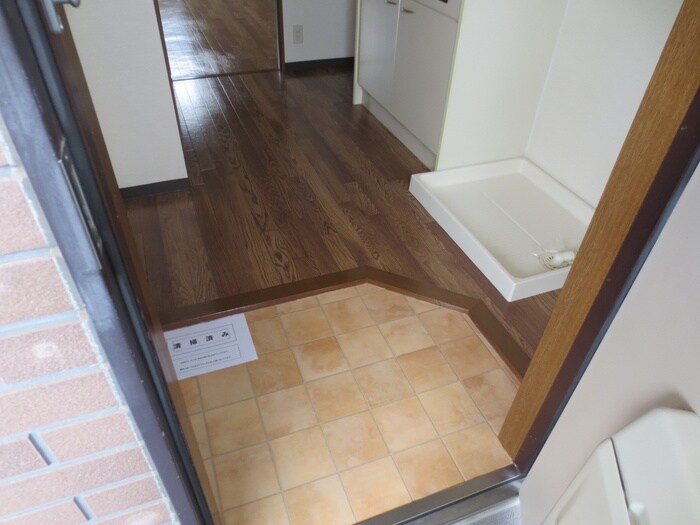 物件内観写真10　(玄関)