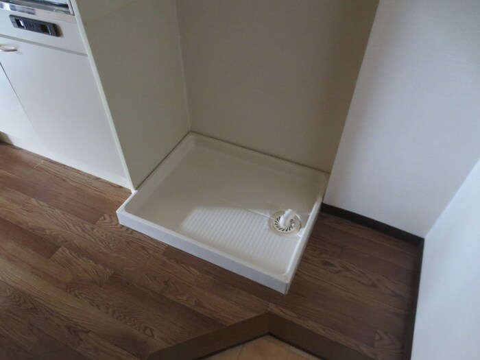 物件内観写真11　(洗濯機置場)