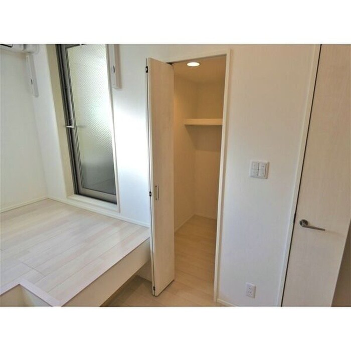 物件内観写真13　(収納)