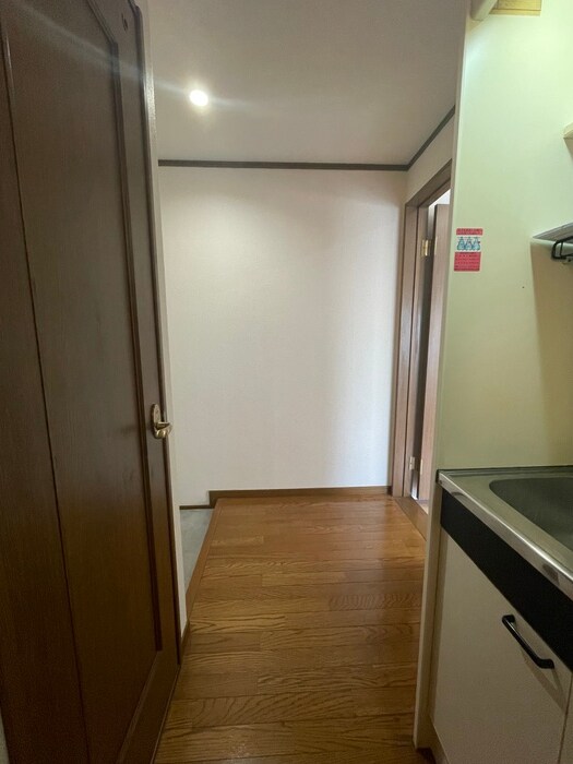 物件内観写真17　(廊下)