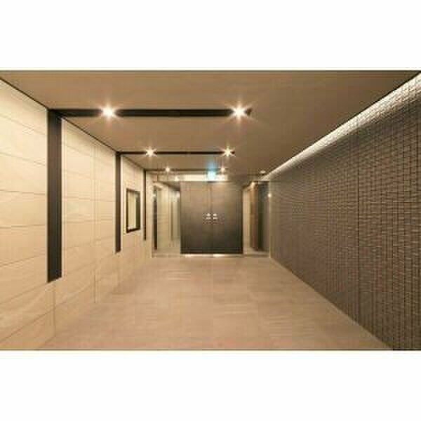 物件外観写真5　(エントランス部分)