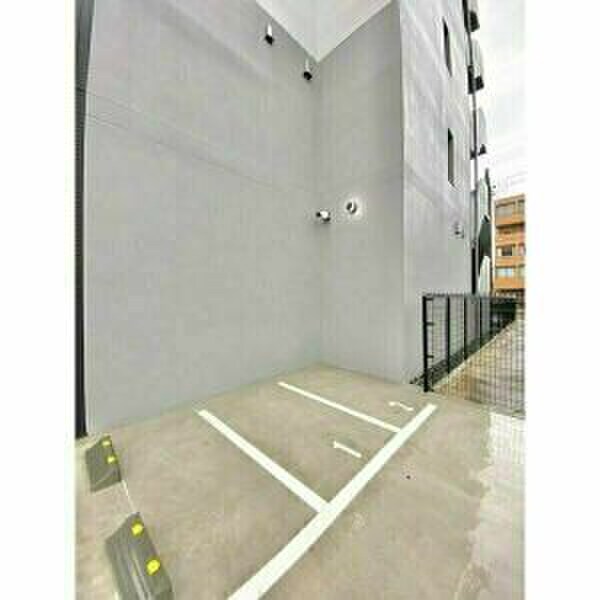 物件外観写真6　(バイク置き場)