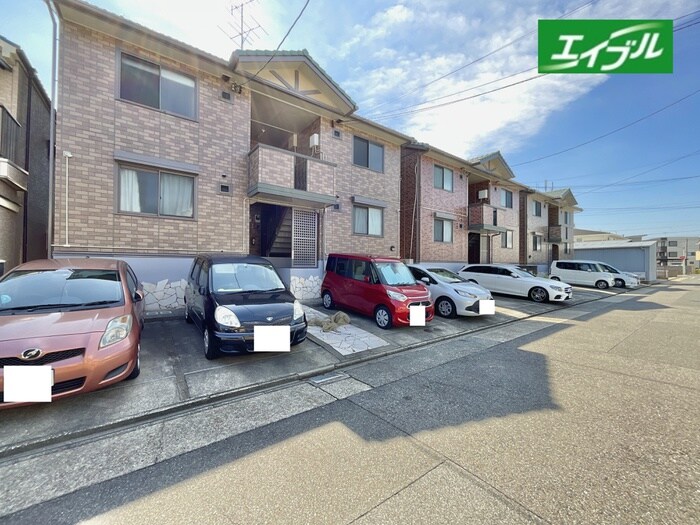 物件外観写真2　(駐車場)