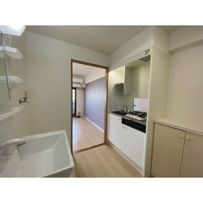 物件内観写真13　(廊下)