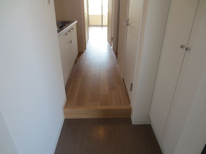 物件内観写真10　(玄関)