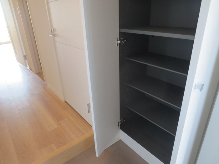 物件内観写真11　(靴箱)