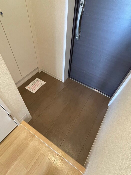 物件内観写真15　(玄関)