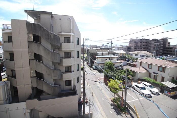 物件内観写真22　(室内からの展望)