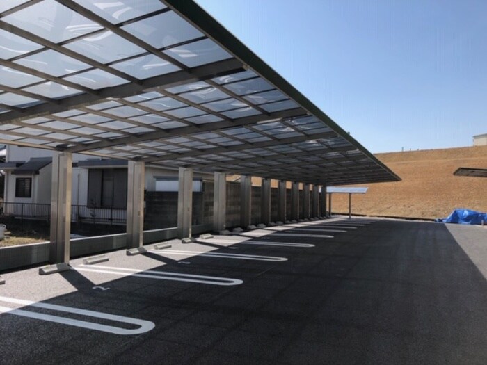 物件外観写真6　(駐車場)