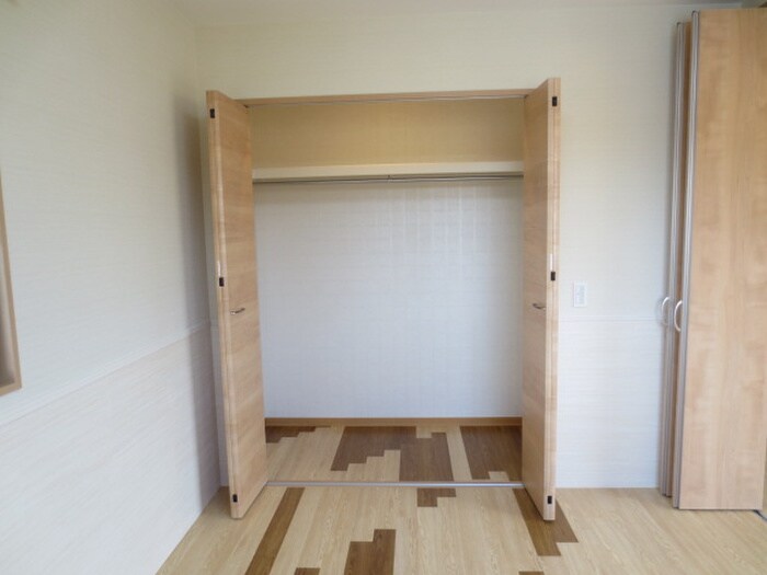 物件内観写真12　(収納)