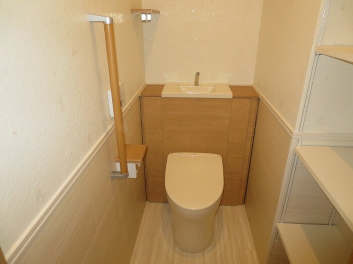 物件内観写真14　(トイレ)