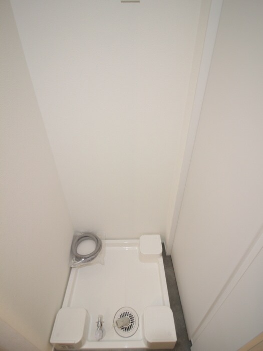 物件内観写真13　(洗濯機置場)