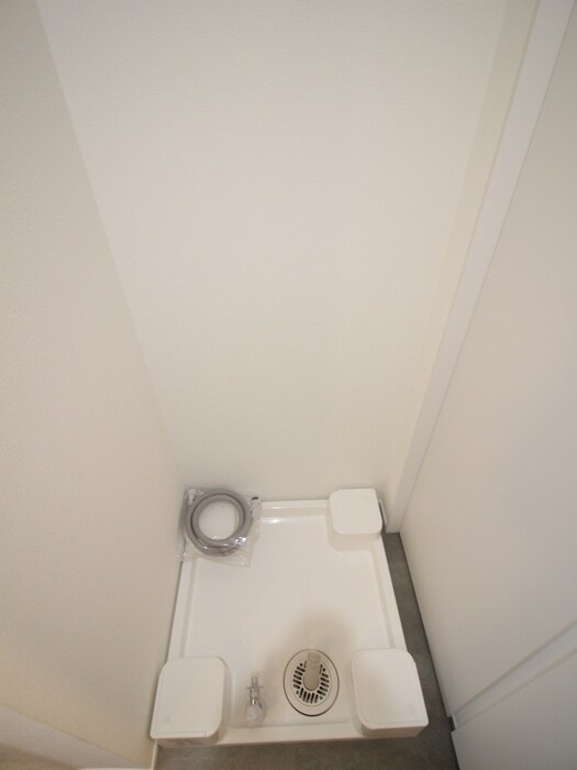 物件内観写真13　(洗濯機置場)