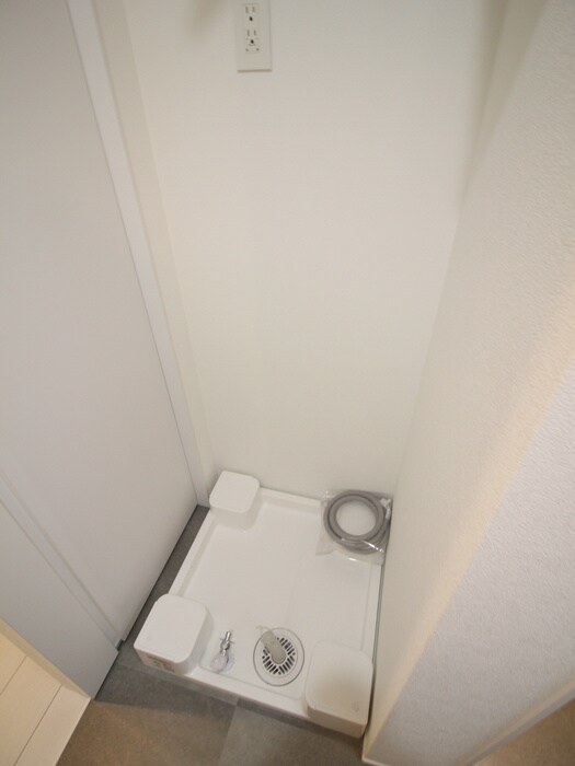 物件内観写真13　(洗濯機置場)