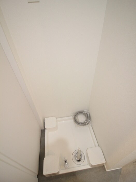 物件内観写真13　(洗濯機置場)