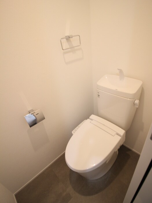 物件内観写真14　(トイレ)
