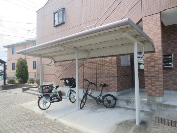 物件外観写真5　(駐輪場)