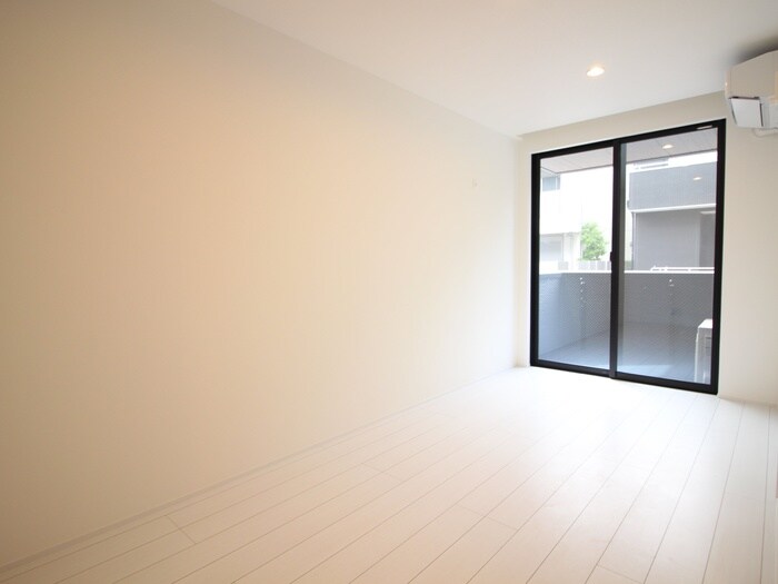 物件内観写真2　(居室)