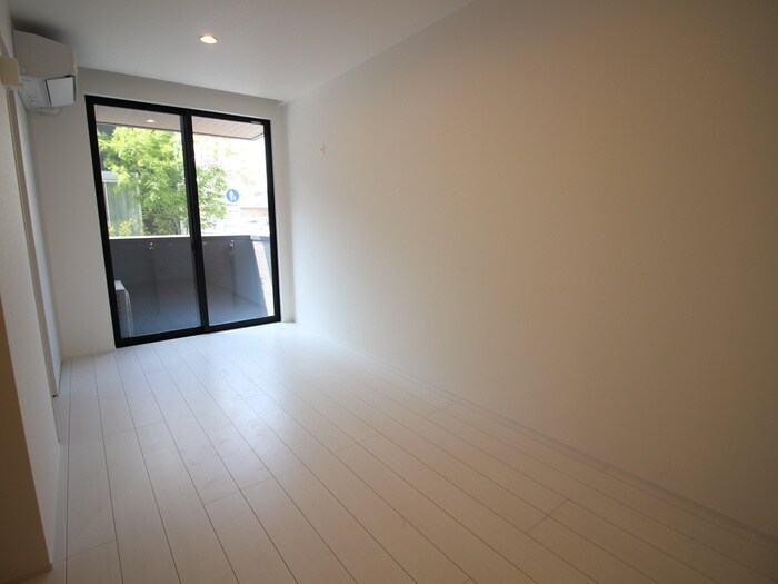 物件内観写真3　(居室)