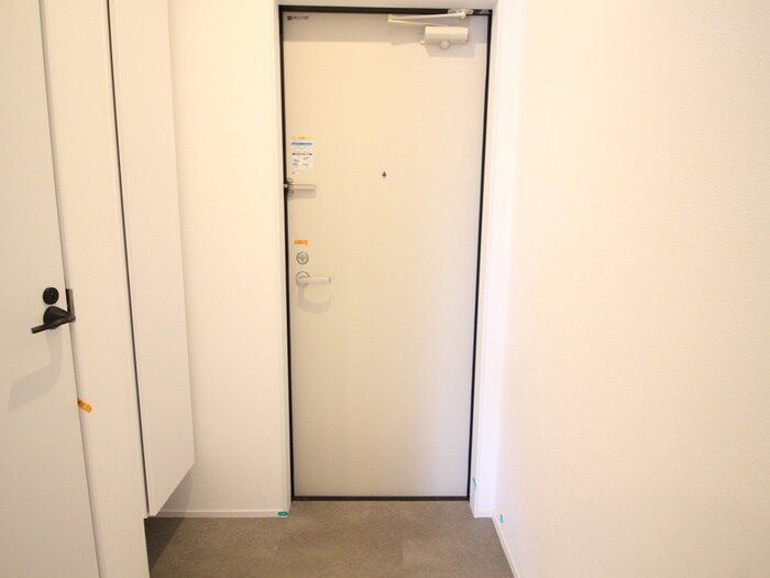 物件内観写真9　(玄関)