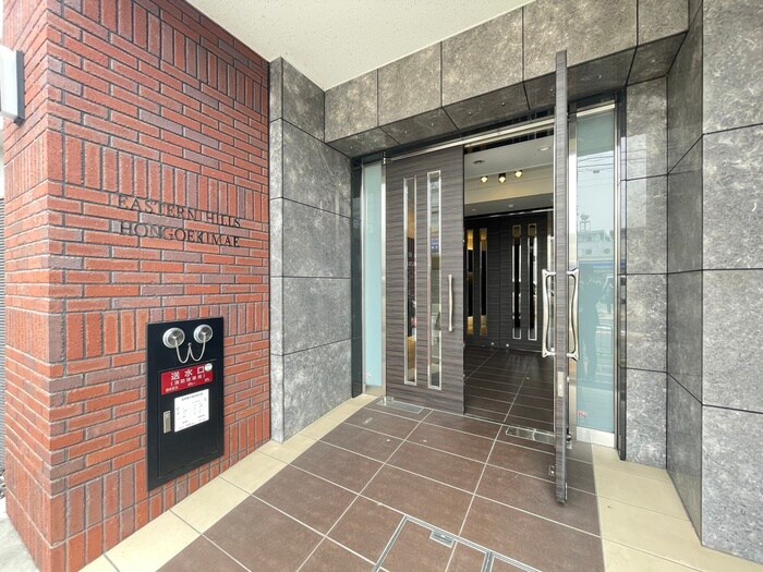 物件外観写真6　(エントランス部分)