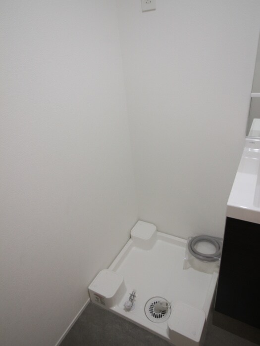 物件内観写真13　(洗濯機置場)