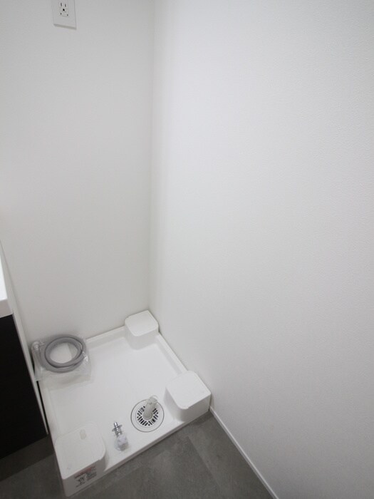 物件内観写真13　(洗濯機置場)