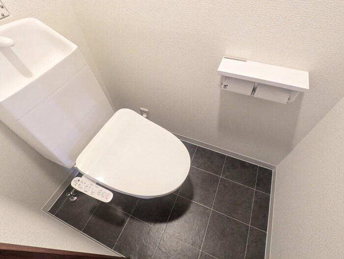 物件内観写真14　(トイレ)