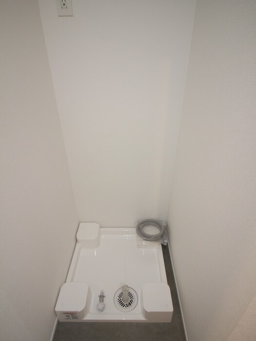 物件内観写真13　(洗濯機置場)