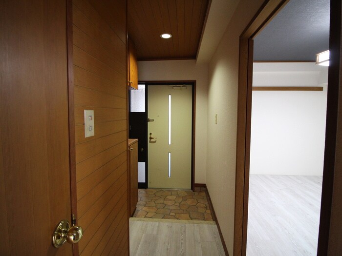 物件内観写真14　(廊下)