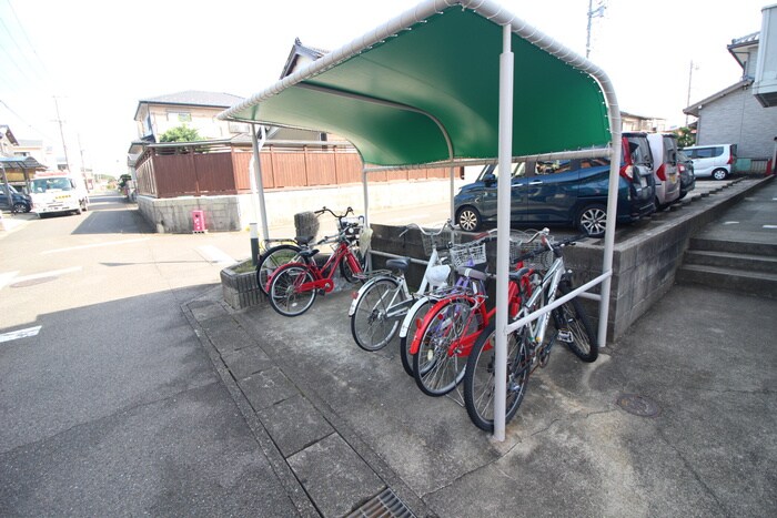 物件外観写真6　(駐輪場)