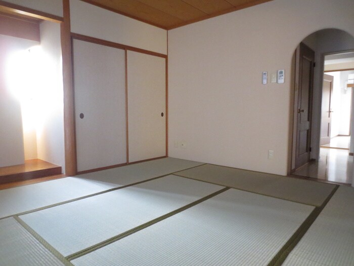 物件内観写真9　(居室)