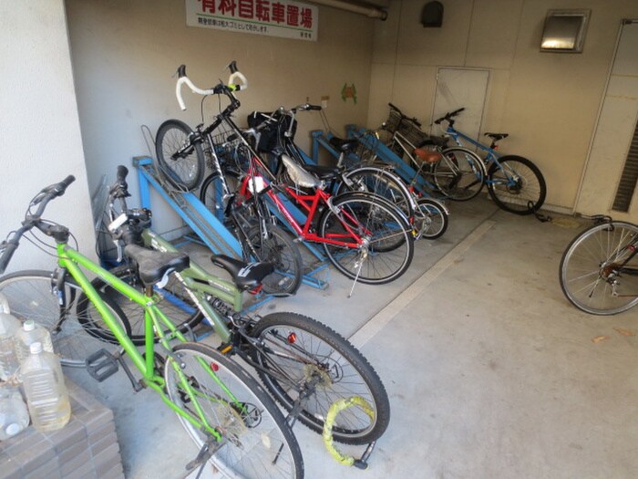 物件外観写真6　(駐輪場)