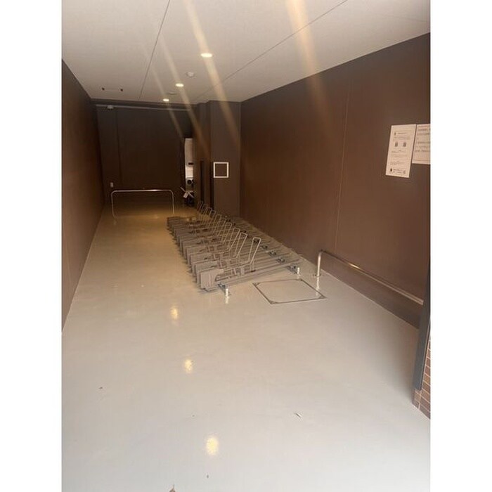 物件外観写真4　(駐輪場)